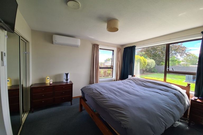 Photo of property in 18 Camelia Place, Islington, Christchurch, 8042