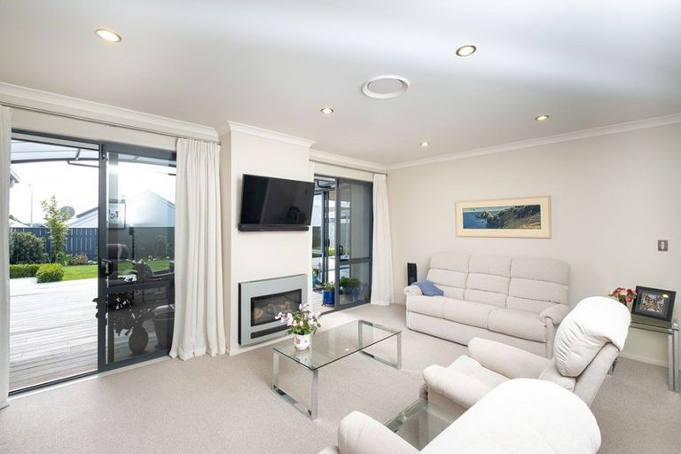 Photo of property in 8 Devine Close, Havelock North, 4130