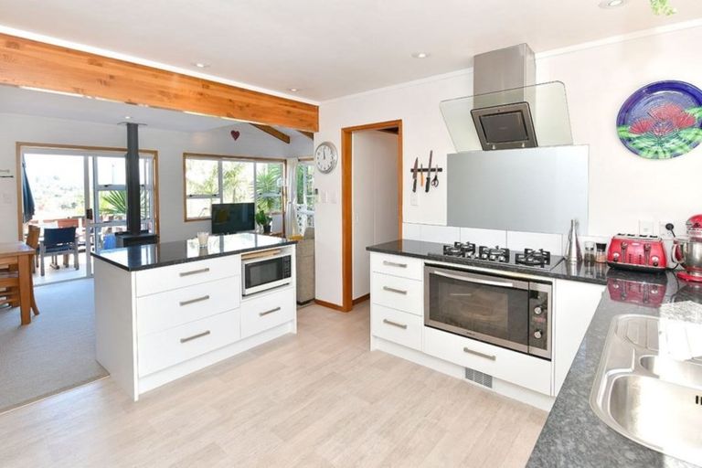 Photo of property in 20 Tindalls Bay Road, Tindalls Beach, Whangaparaoa, 0930