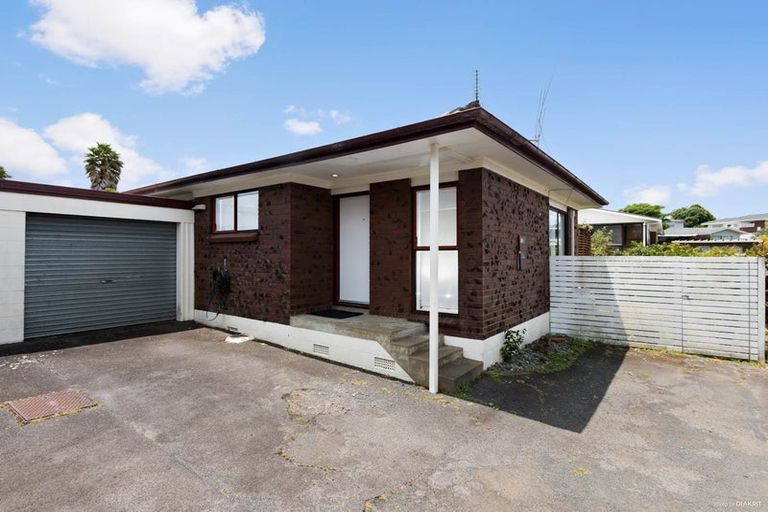 Photo of property in 1/280 Bucklands Beach Road, Bucklands Beach, Auckland, 2012