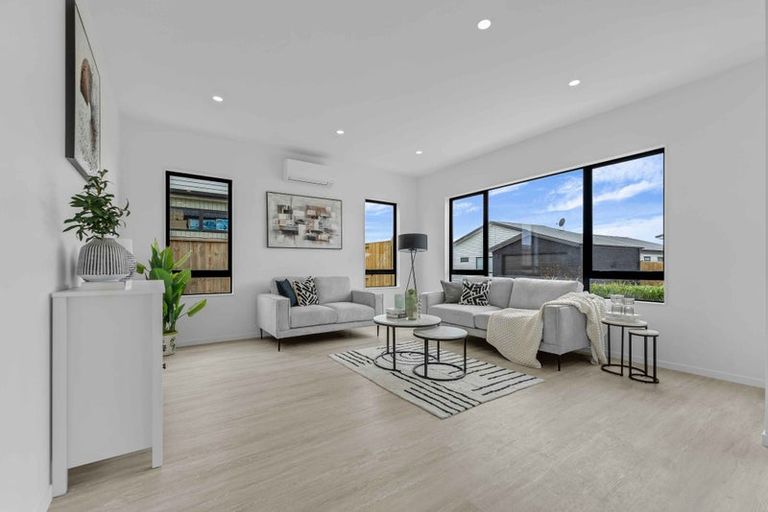 Photo of property in 73 Clarks Beach Road, Clarks Beach, 2122