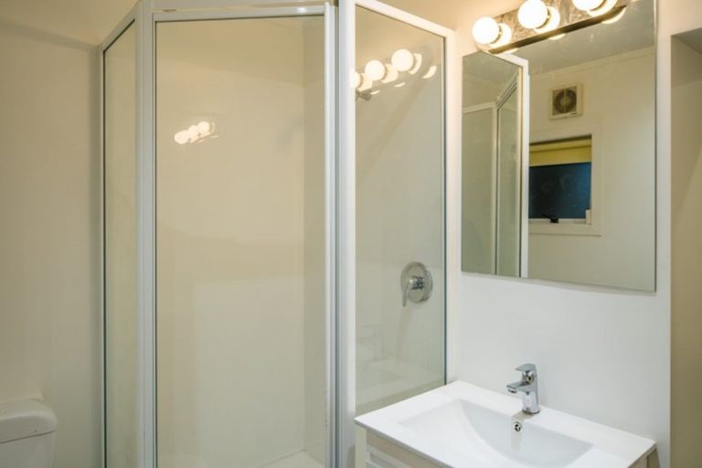 Photo of property in 69 Kahu Road, Paremata, Porirua, 5024