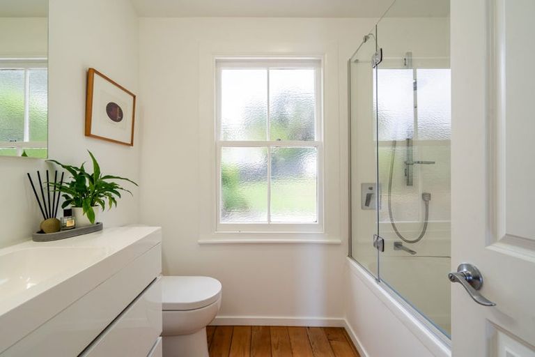 Photo of property in 46 Belle Vue Avenue, Northcote Point, Auckland, 0627