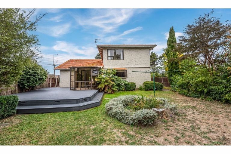 Photo of property in 405 Avonhead Road, Avonhead, Christchurch, 8042
