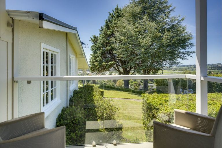 Photo of property in 130 Durham Drive, Havelock North, 4130
