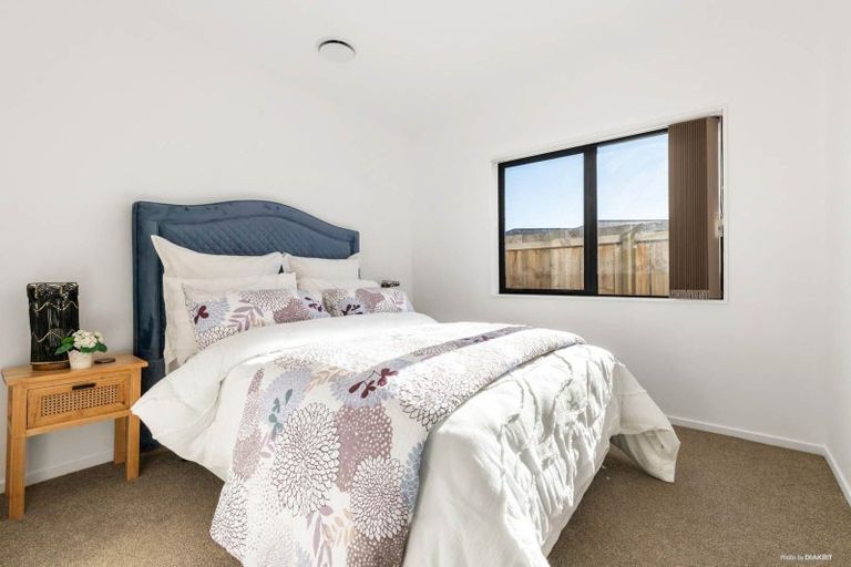 Photo of property in 7 Opouatu Avenue, Glenbrook, 2681