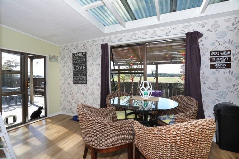 Photo of property in 42 Park Street, Foxton, 4814