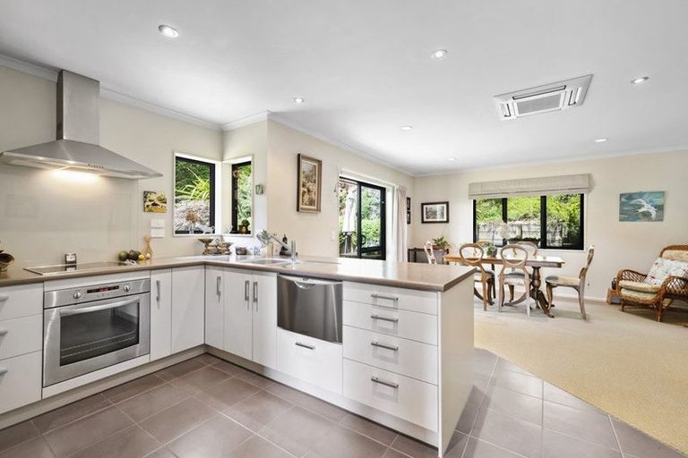 Photo of property in 56 Aquarius Drive, Kawaha Point, Rotorua, 3010