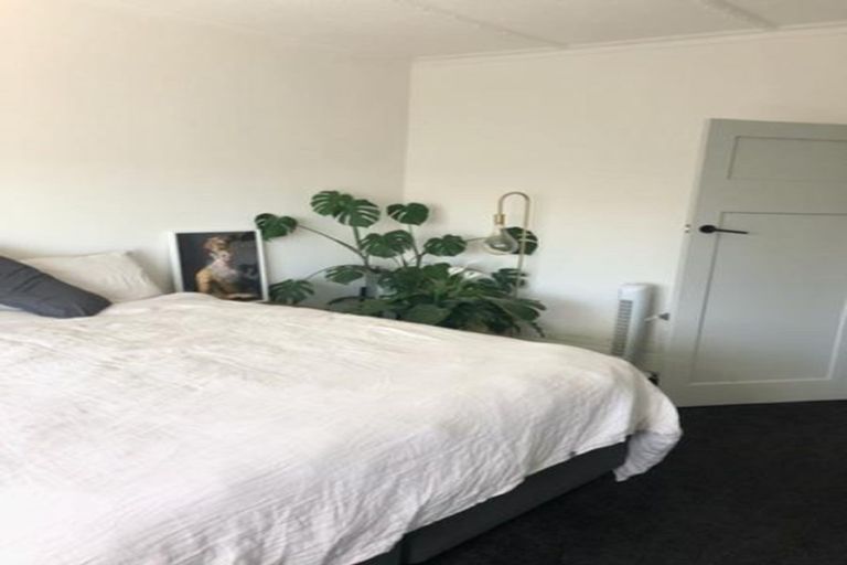Photo of property in 290 Devon Street West, New Plymouth, 4310
