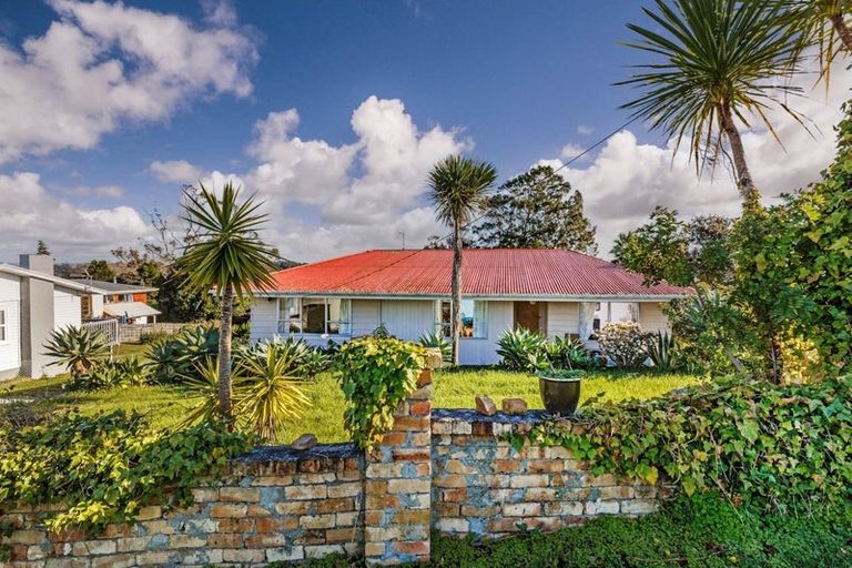 Photo of property in 115 Manuka Road, Bayview, Auckland, 0629