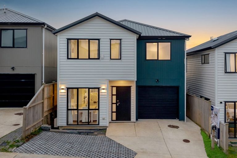Photo of property in 8 Frontier Lane, Flat Bush, Auckland, 2019