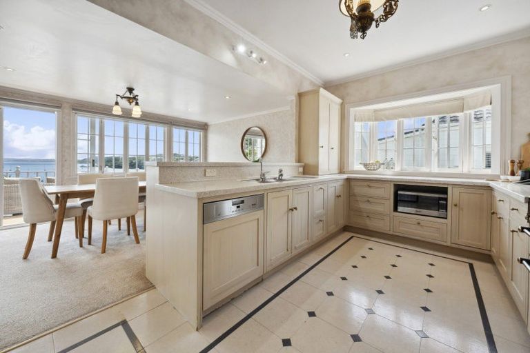 Photo of property in 56 Queen Street, Northcote Point, Auckland, 0627