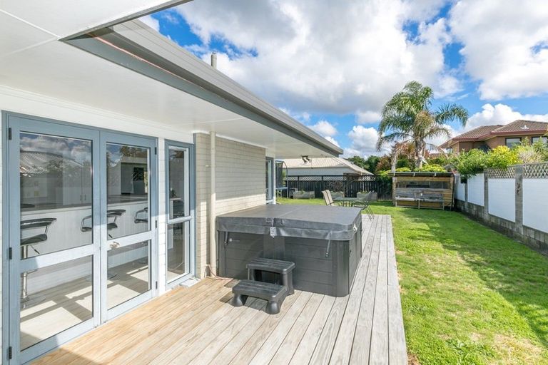 Photo of property in 2 Dallinger Street, St Andrews, Hamilton, 3200