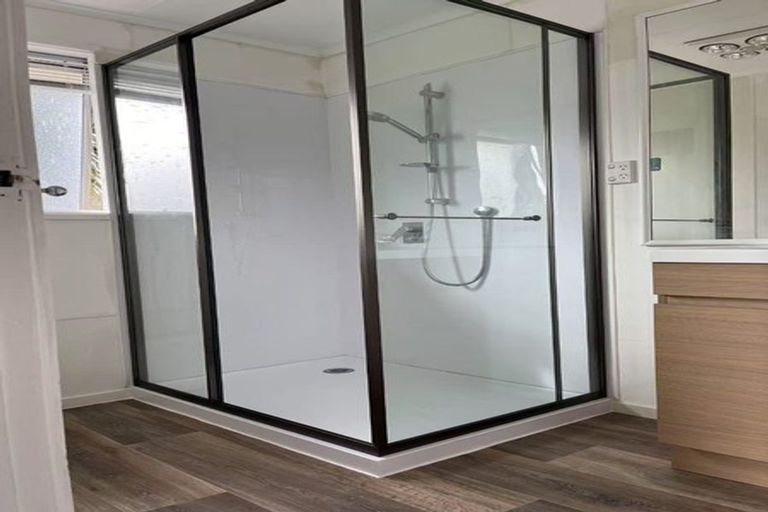 Photo of property in 2 Cranberry Place, Bucklands Beach, Auckland, 2012