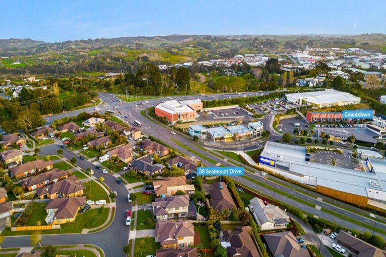 Photo of property in 38 Seamount Drive, Red Beach, 0932