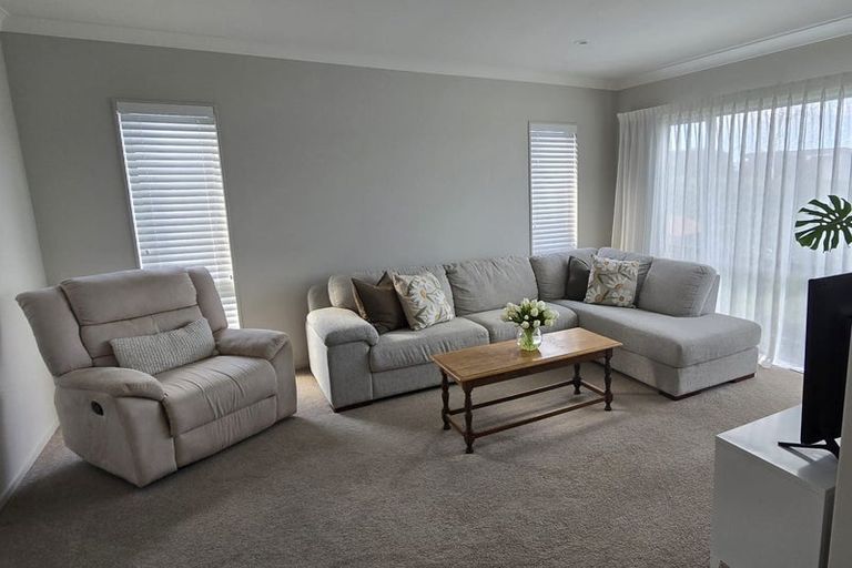 Photo of property in 9 Kabardin Street, Karaka, Papakura, 2113