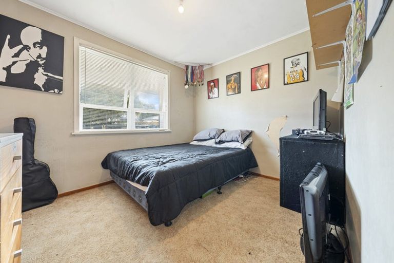 Photo of property in 61 Graham Avenue, Te Atatu Peninsula, Auckland, 0610