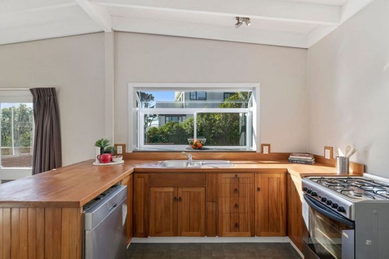 Photo of property in 46 Sheridan Terrace, Johnsonville, Wellington, 6037