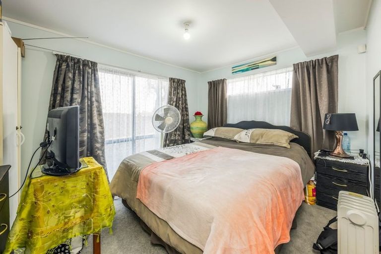 Photo of property in 6 Montego Place, Weymouth, Auckland, 2103