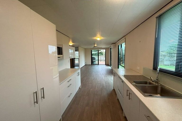 Photo of property in 5 Longstead Avenue, Papamoa Beach, Papamoa, 3118