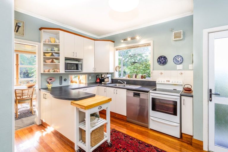 Photo of property in 32 Tollemache Road East, Longlands, Hastings, 4122