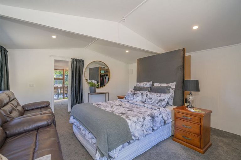 Photo of property in 2 Ridge Road, Tairua, 3508