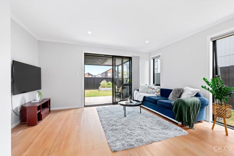Photo of property in 7 Mawai Hakona Drive, Wallaceville, Upper Hutt, 5018