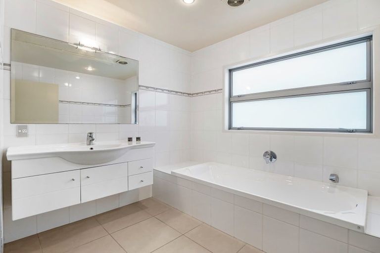 Photo of property in 22 Rita Street, Mount Maunganui, 3116