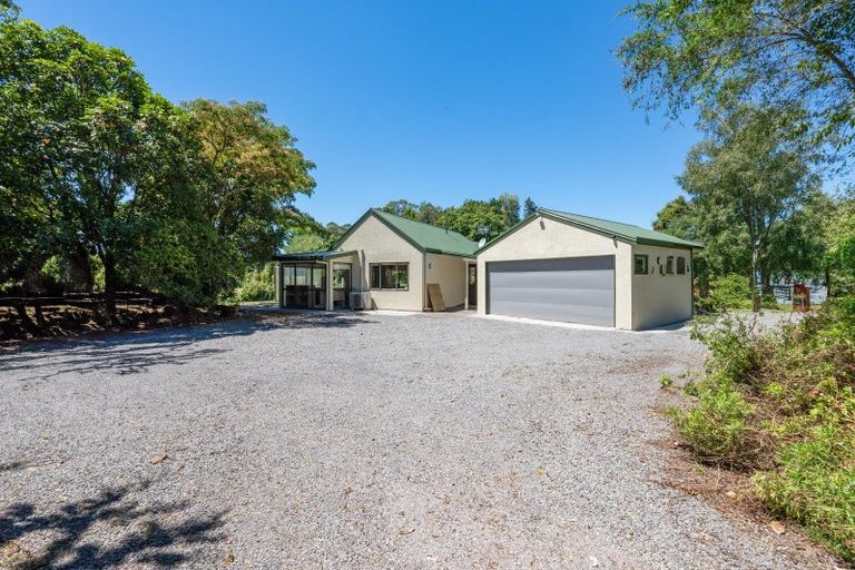 Photo of property in 71 Gillespie Place, Acacia Bay, Taupo, 3385