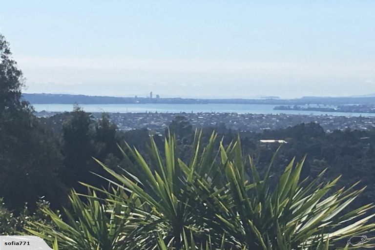 Photo of property in 312 Forest Hill Road, Waiatarua, Auckland, 0612