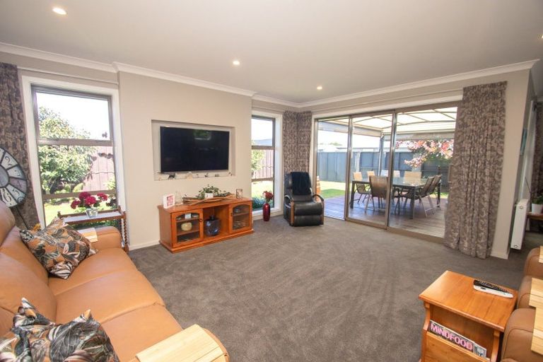 Photo of property in 17 Whiteoak Grove, Tinwald, Ashburton, 7700