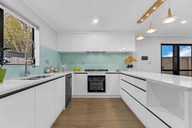 Photo of property in 95b Raglan Street, Mangere East, Auckland, 2024