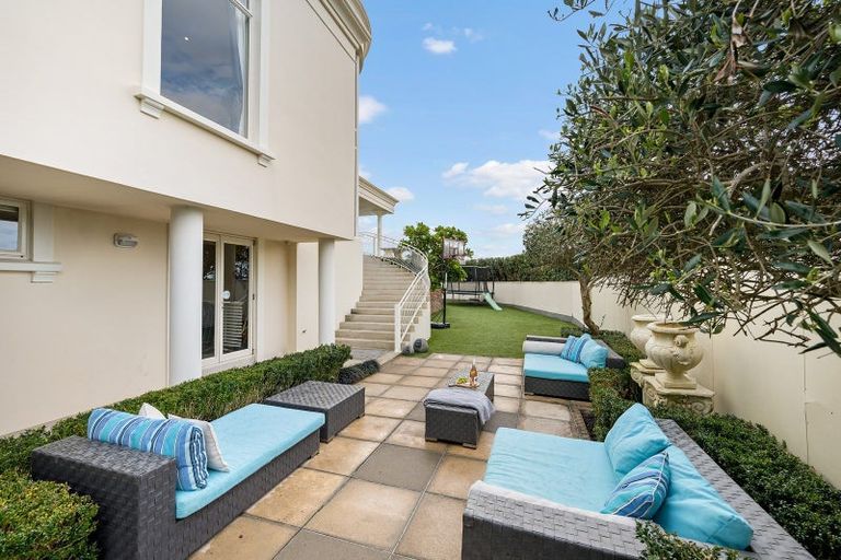 Photo of property in 61 Onslow Road, Khandallah, Wellington, 6035