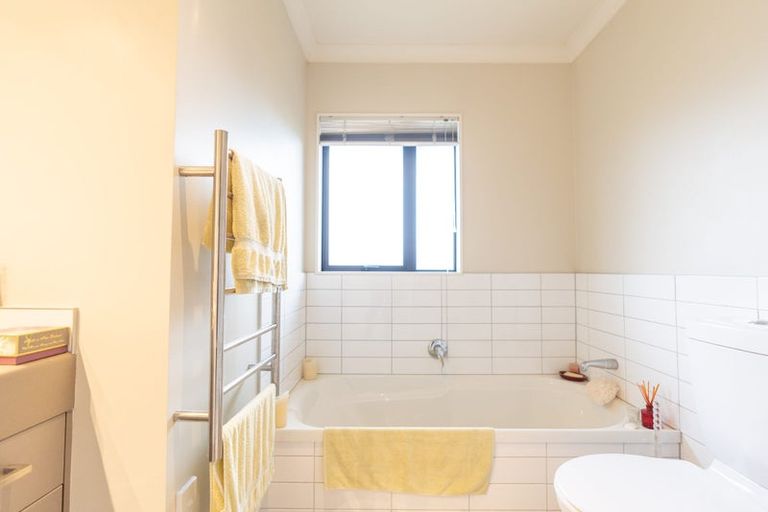 Photo of property in 215 Park Road, Hokowhitu, Palmerston North, 4410