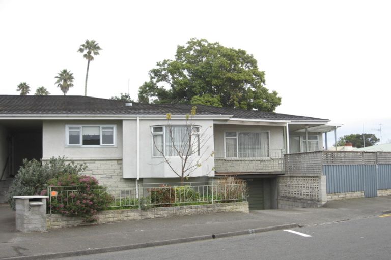 Photo of property in 2-4 Randall Place, Hospital Hill, Napier, 4110