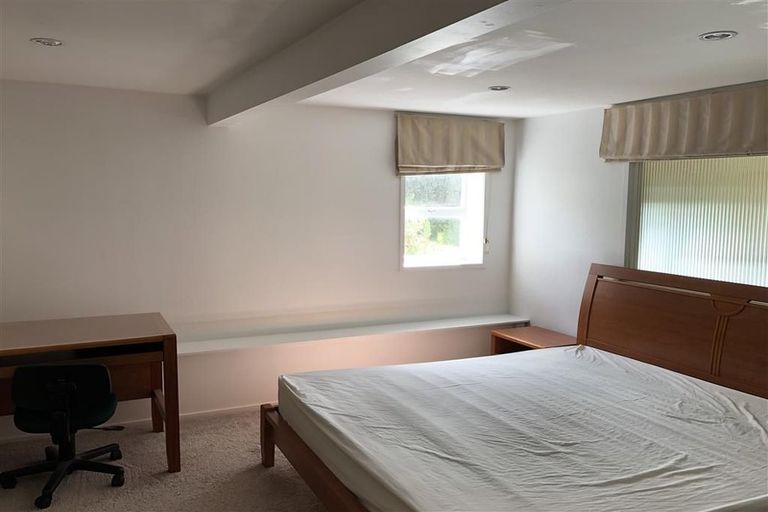 Photo of property in 1/32a Howard Road, Northcote, Auckland, 0627