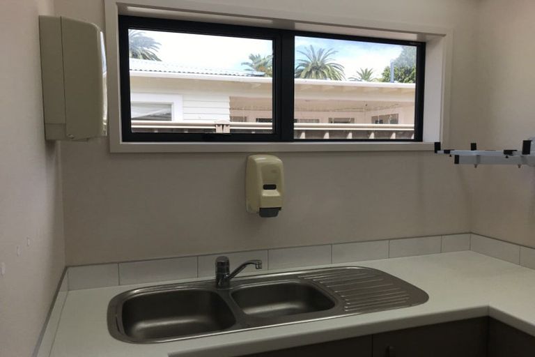 Photo of property in 2a Wilding Avenue, Marewa, Napier, 4110