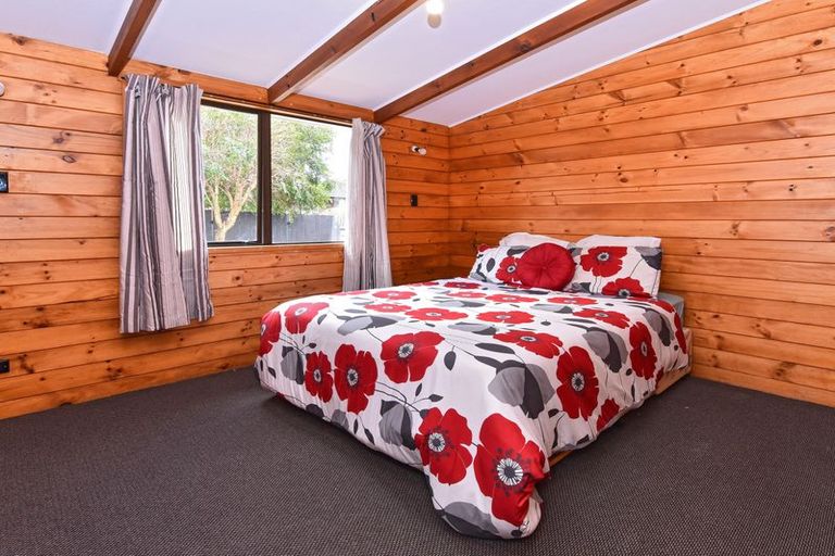 Photo of property in 2/4 Nelson Street, Papakura, 2110