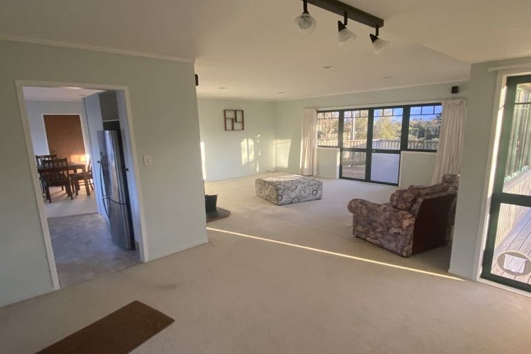 Photo of property in 6 Pararewa Drive, Whalers Gate, New Plymouth, 4310