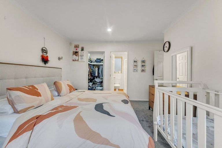 Photo of property in 27 View Ridge Drive, Ranui, Auckland, 0612