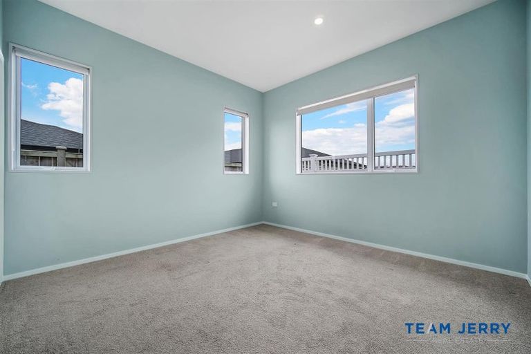 Photo of property in 67 Whare Kauri Road, Papakura, 2110
