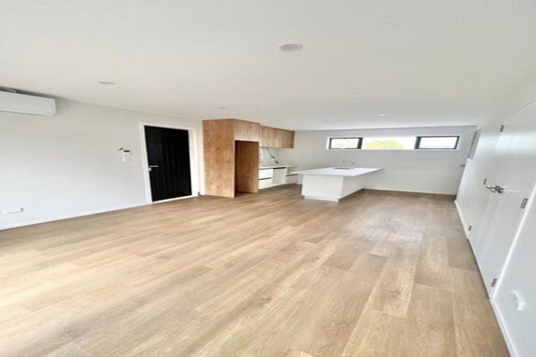 Photo of property in 35c Cedar Heights Avenue, Massey, Auckland, 0614