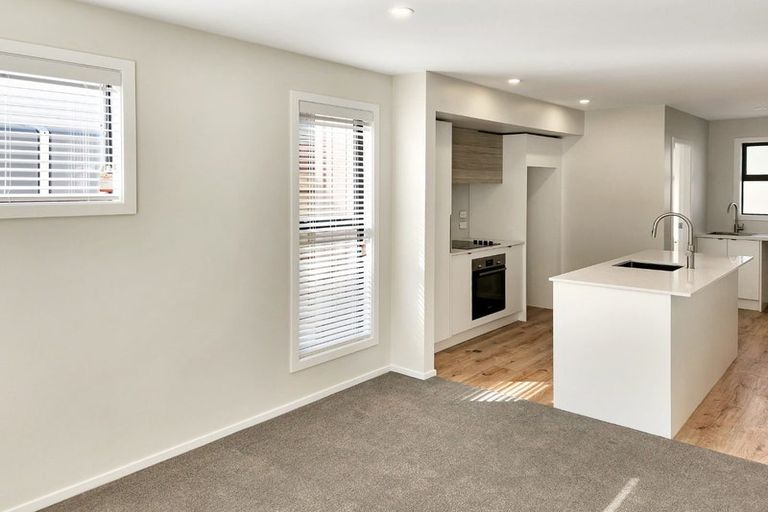 Photo of property in 7/31 Wainuiomata Road, Wainuiomata, Lower Hutt, 5014