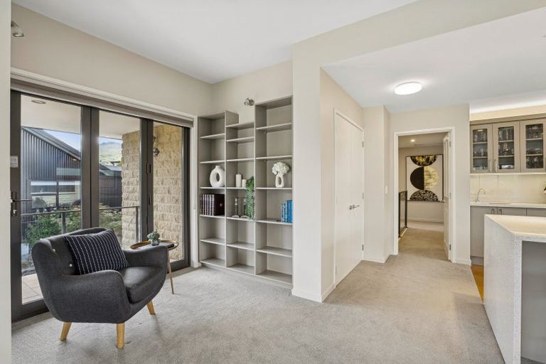 Photo of property in 12 Grove Lane, Kelvin Heights, Queenstown, 9300