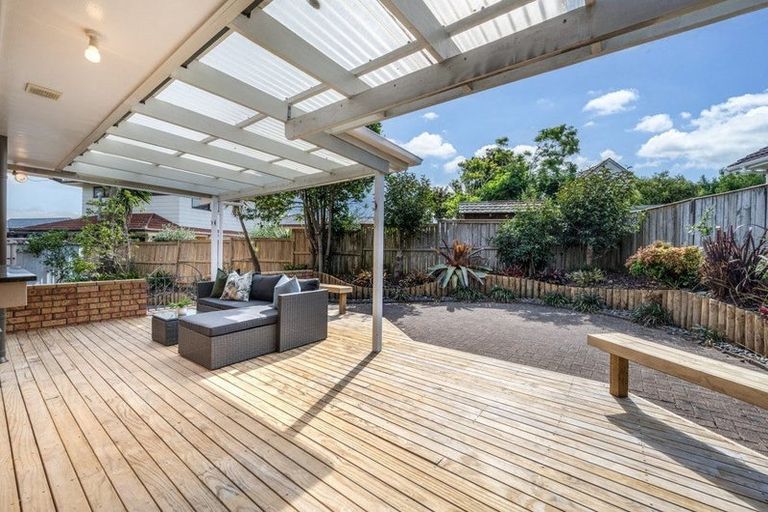 Photo of property in 19 Cornelian Crescent, Half Moon Bay, Auckland, 2012