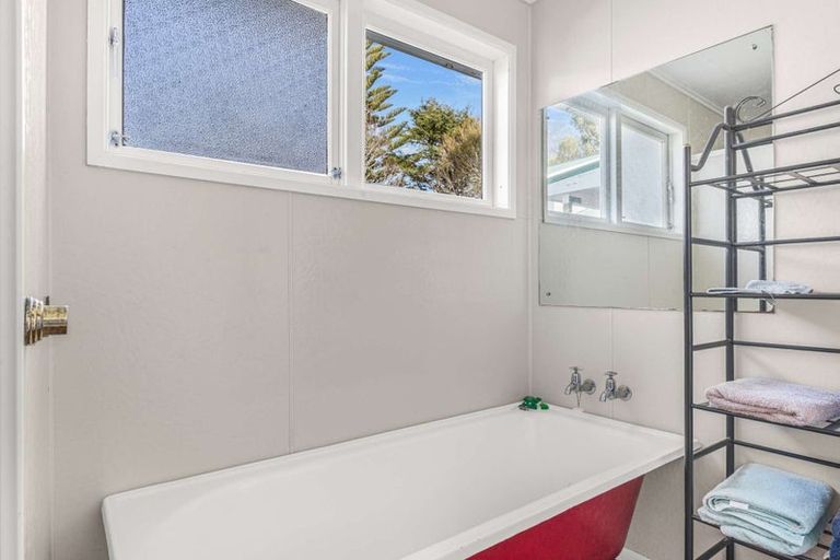 Photo of property in 9 Pukearuhe Road, Mimi, Urenui, 4377