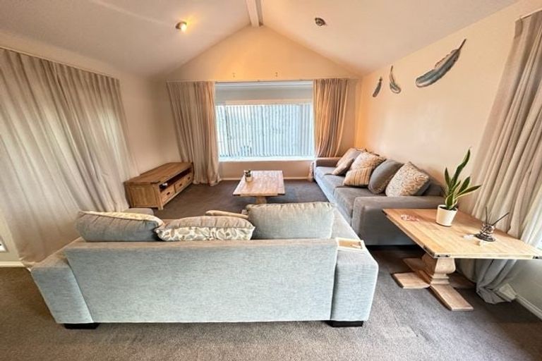 Photo of property in 14 Annalong Road, Dannemora, Auckland, 2016