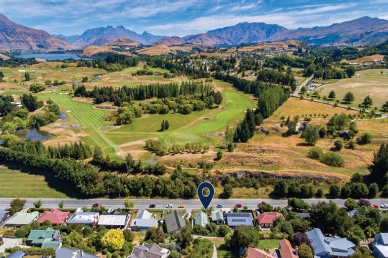 Photo of property in 43 Mcdonnell Road, Arrowtown, 9302