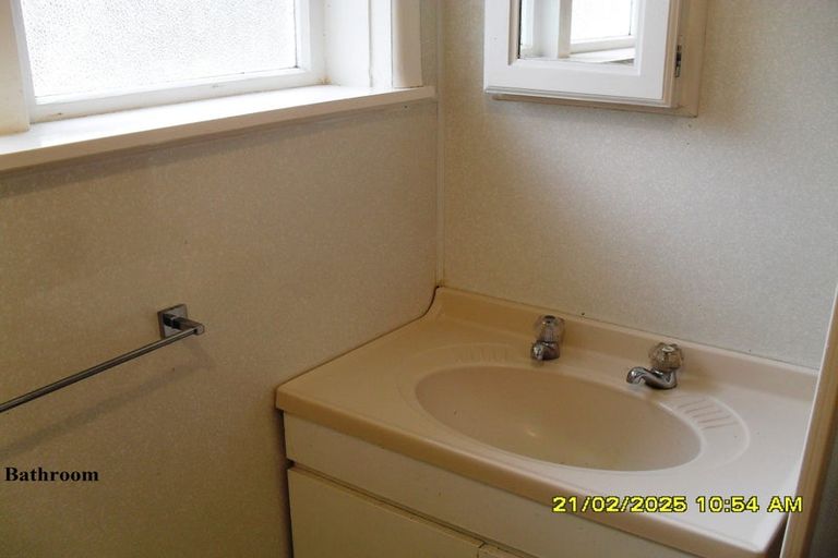 Photo of property in 3-3a Queenwood Road, Levin, 5510