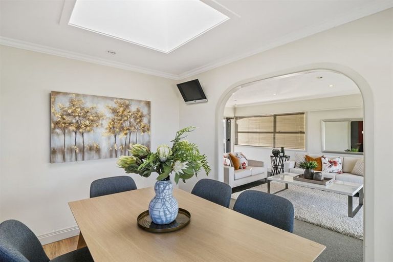 Photo of property in 10 Robin Lane, Browns Bay, Auckland, 0630